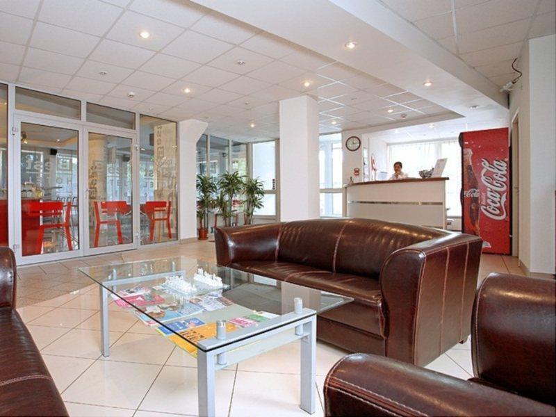Hotell With Free Parking 3*